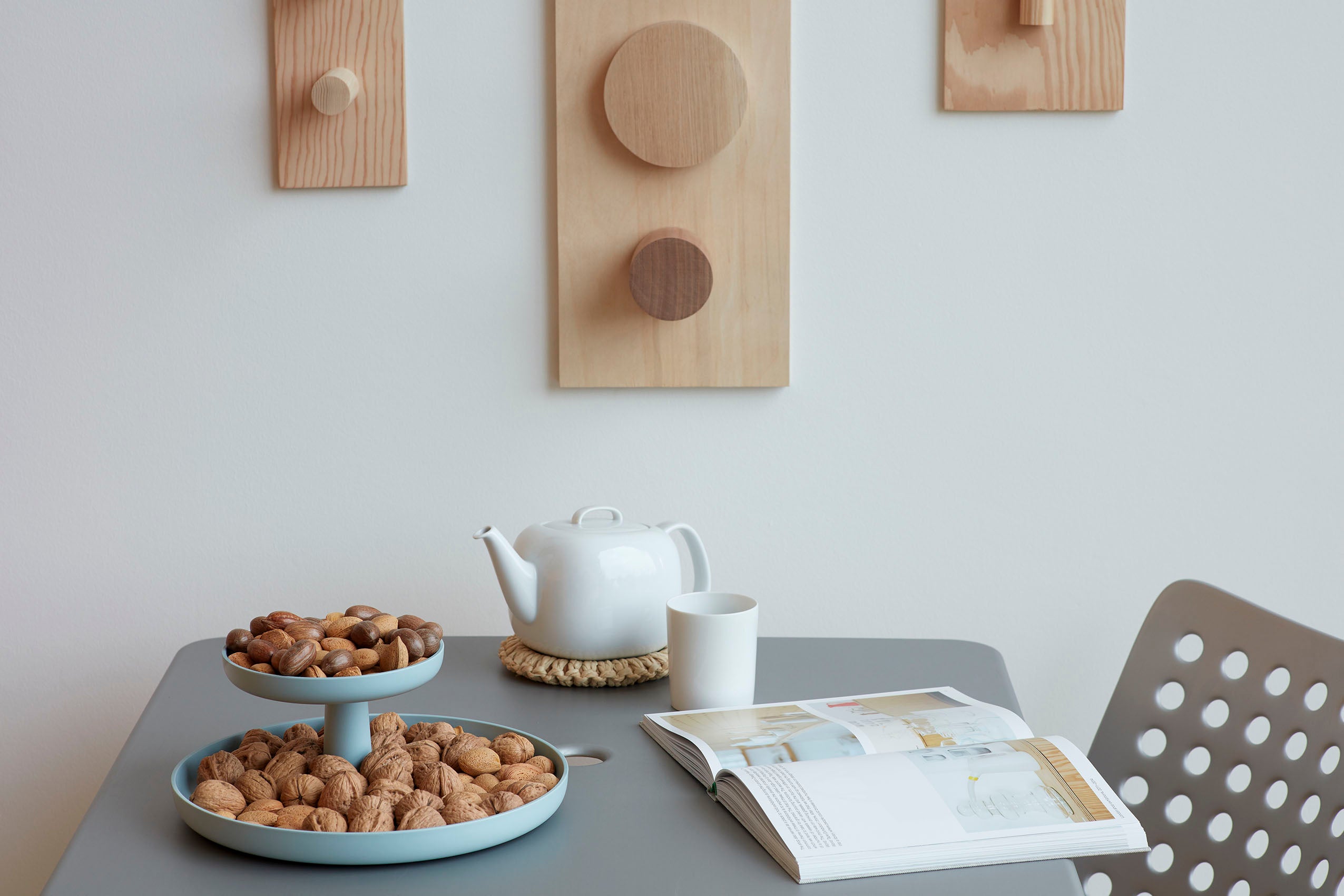 Vitra Rotary Tray Ice Grey