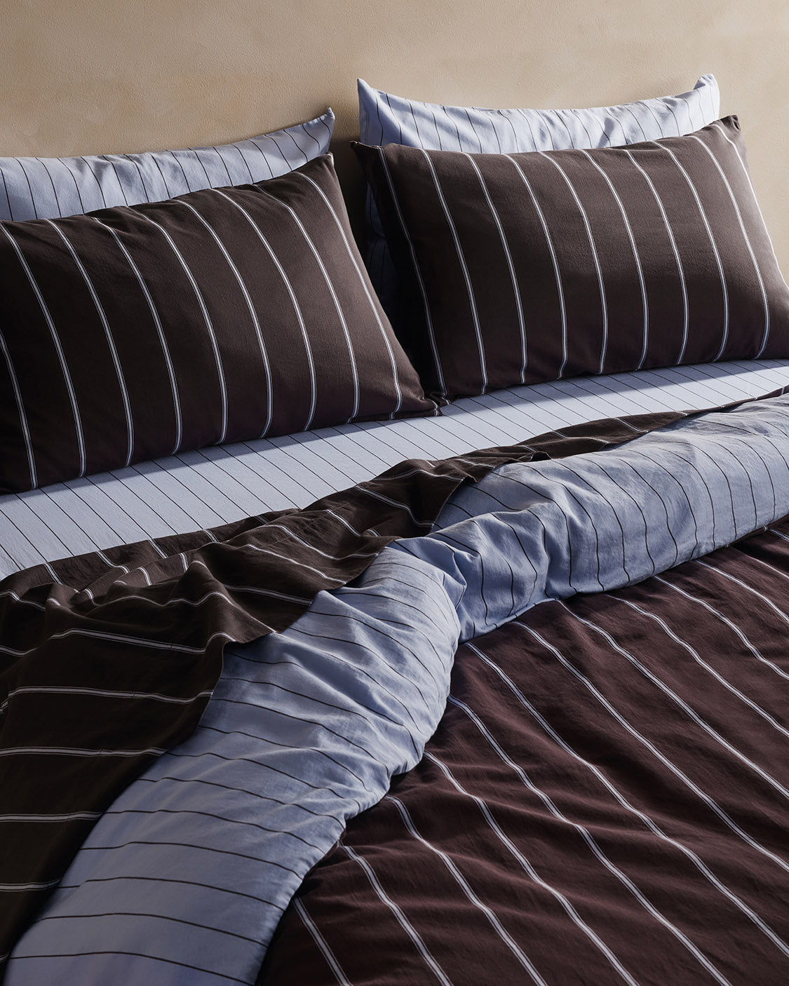 https://cdn.shopify.com/s/files/1/0467/5564/3543/files/250212_HOMMEY_BEDDING_CHOCOLATE_SET_0366.jpg?v=1772585049