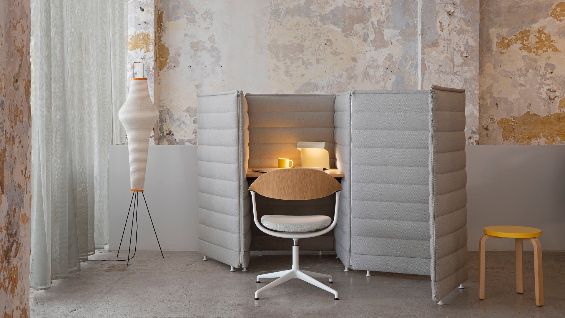https://static.vitra.com/media/asset/9412469/storage/v_parallax_1920x1080/86862174.jpg