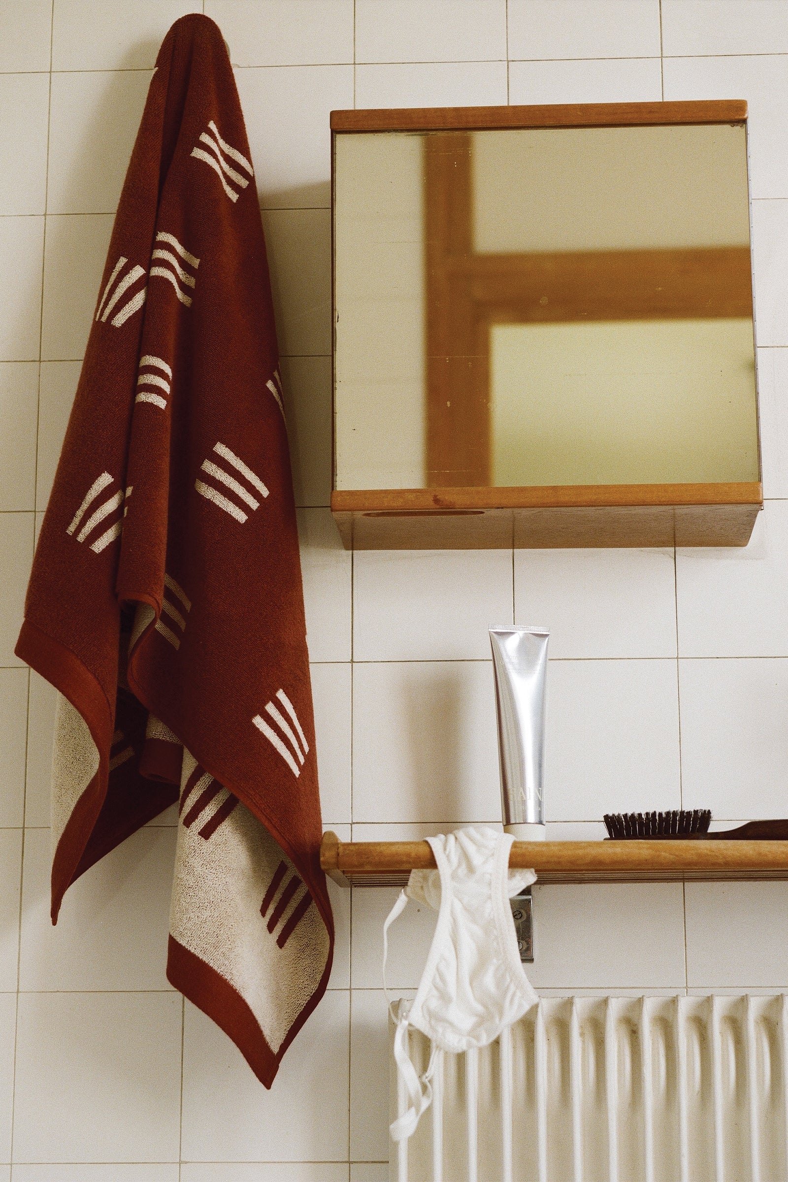 BAINA Claremont Bath Towel Mudbrick & Crème 70x140cm