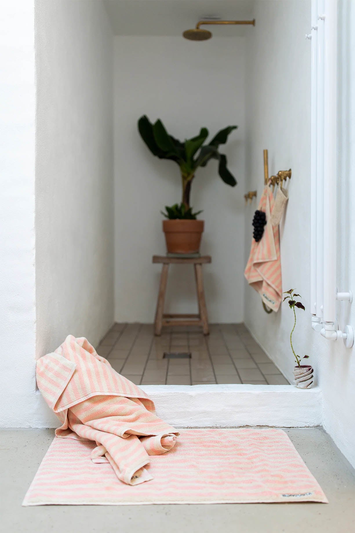 Bongusta Naram Hand Towel - Tropical & Creme