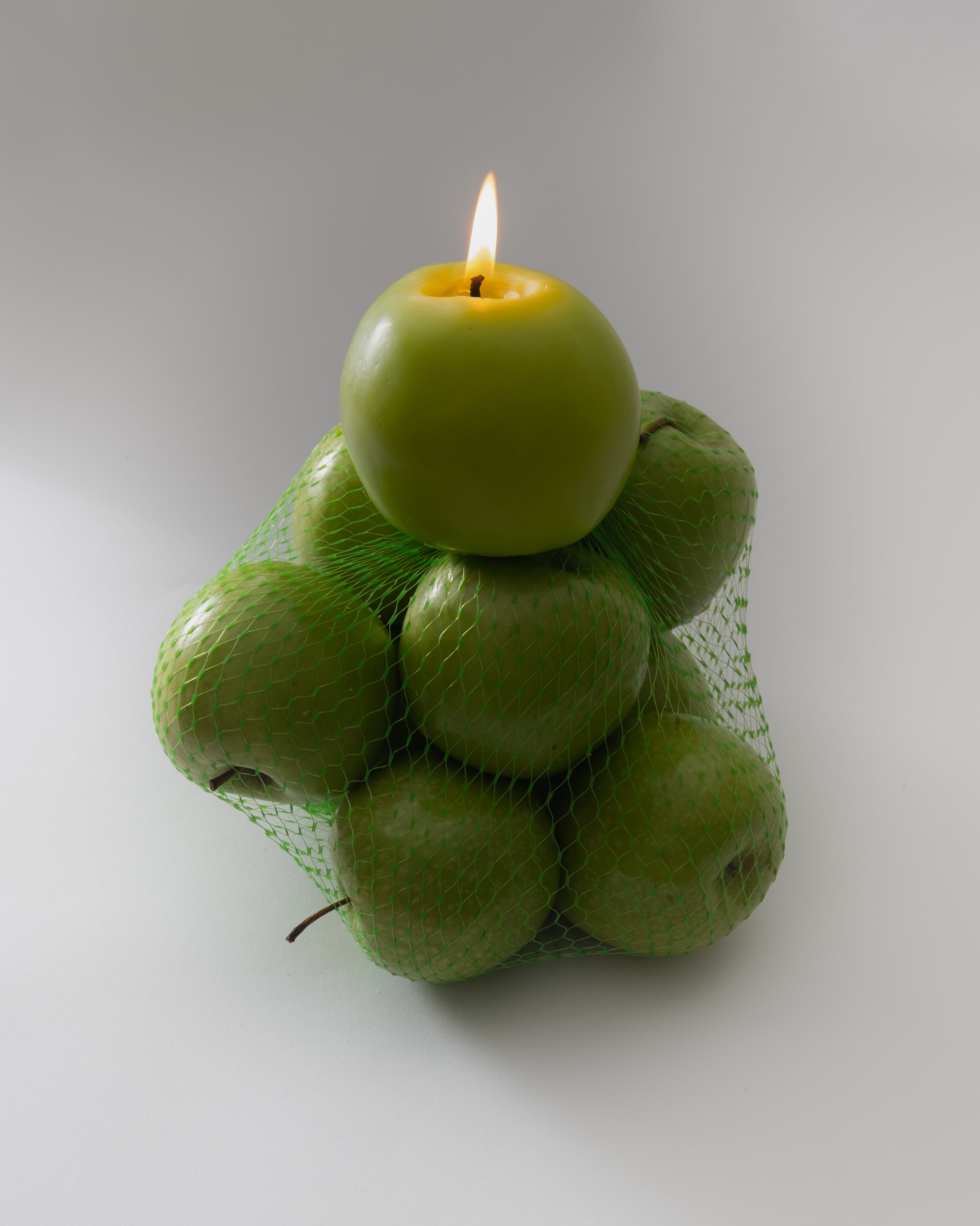 MÉ·LA Scented Apple Candle