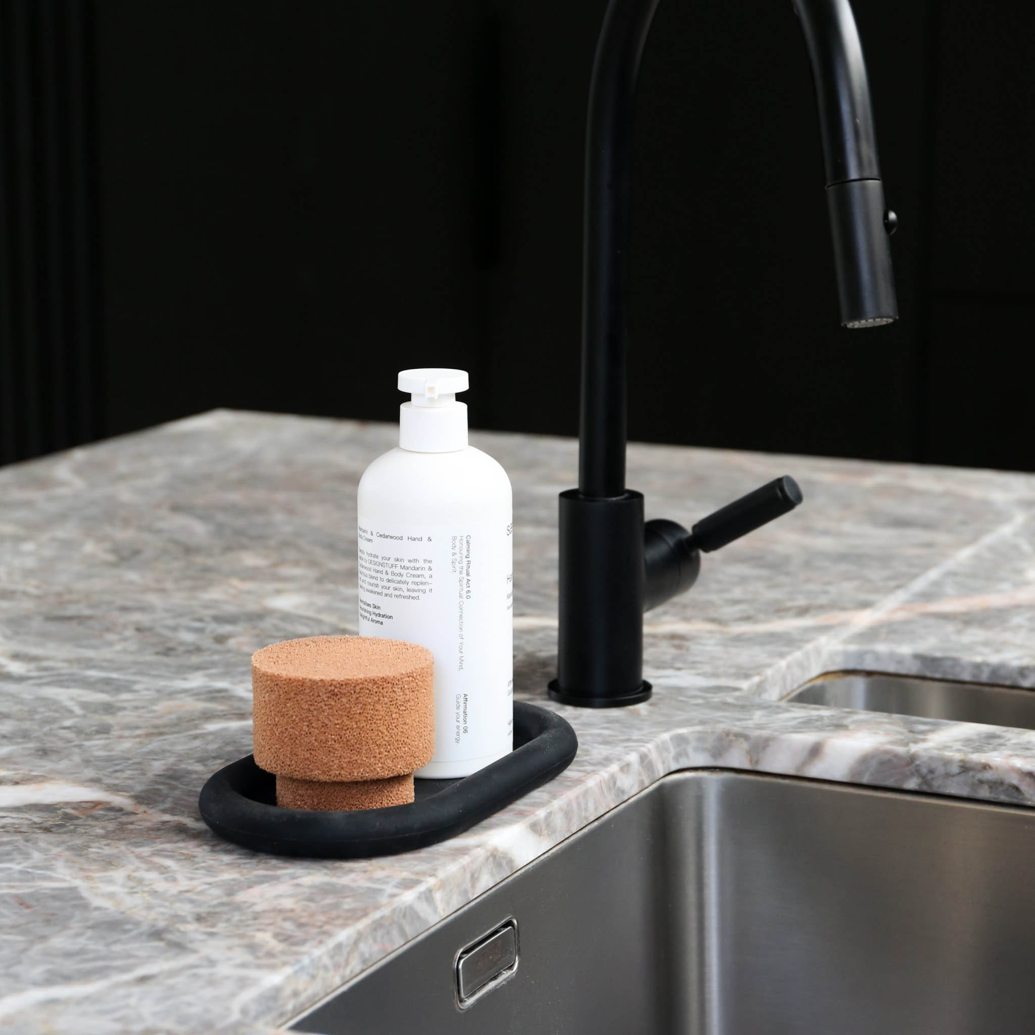 Designstuff Bubble Silicone Tray - Black