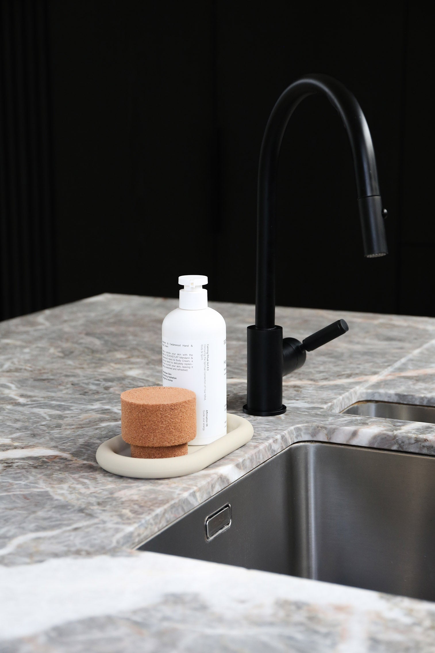 Designstuff Bubble Silicone Tray - Sand