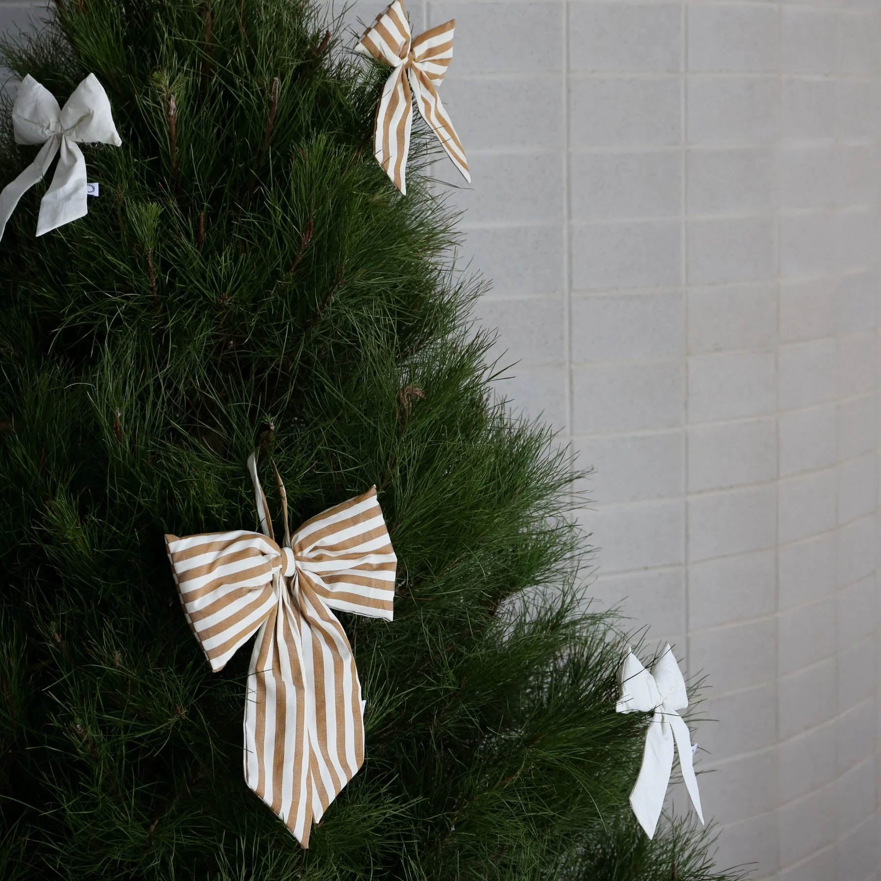 DESIGNSTUFF LUVA Hanging Bow Cream Fern