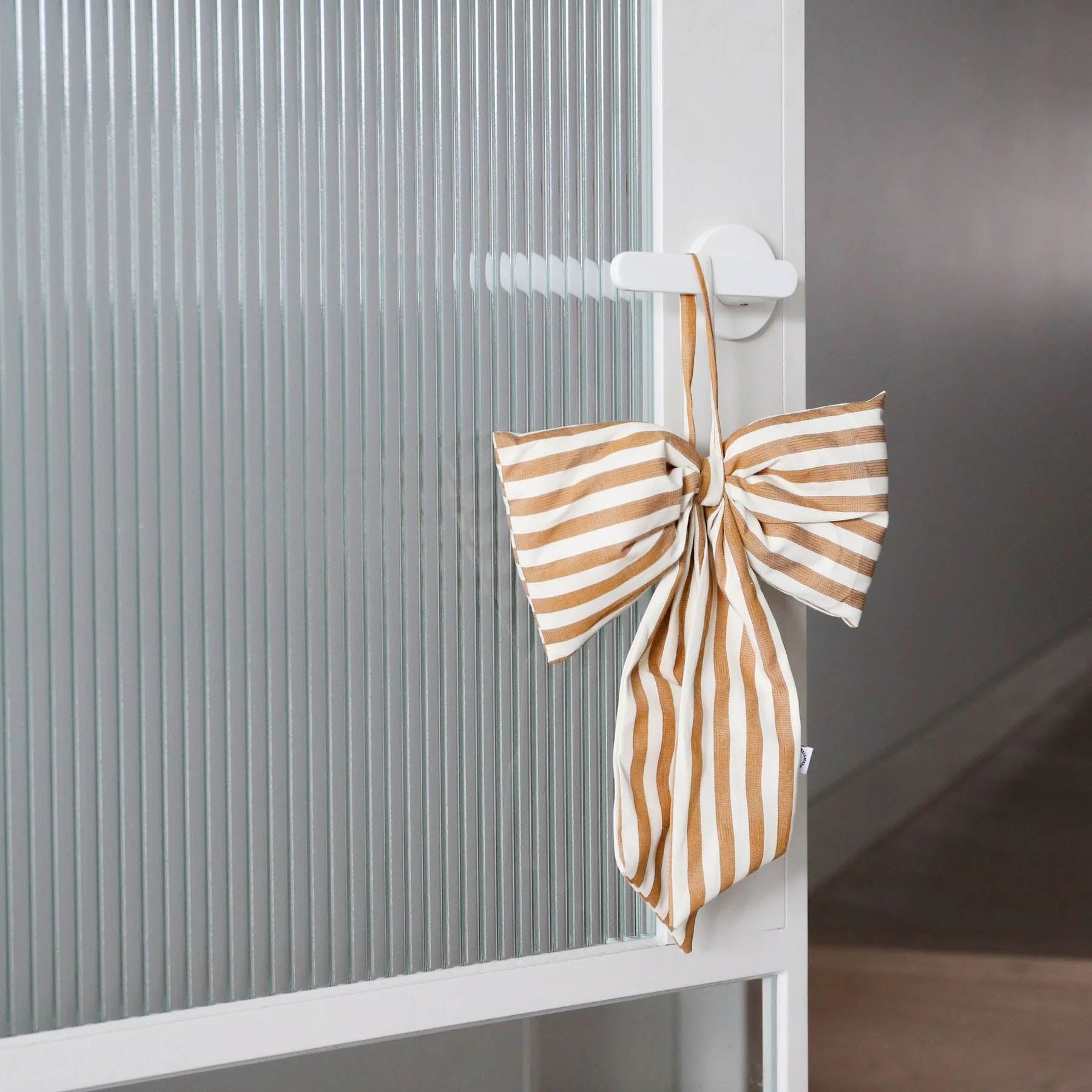 DESIGNSTUFF LUVA Hanging Bow Cream Fern