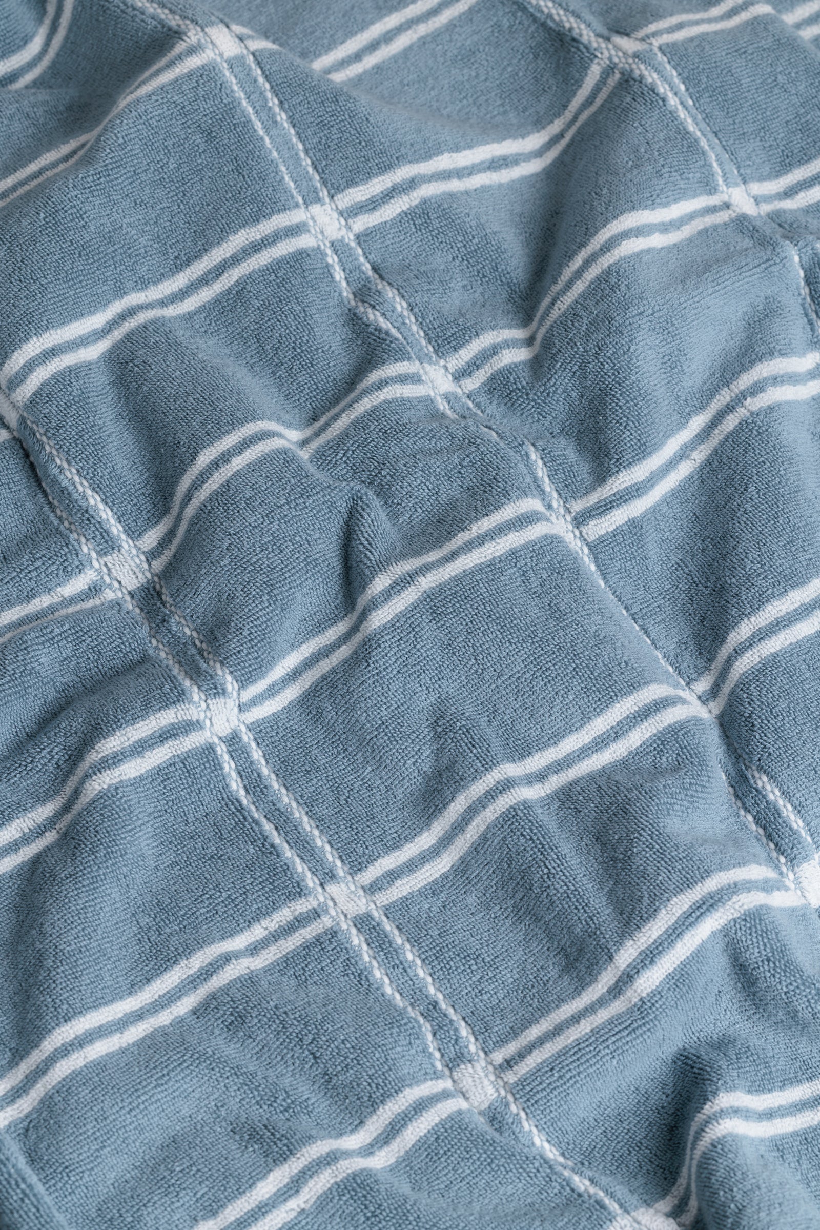 Baina Sorn Bath Towel - Celeste / Chalk