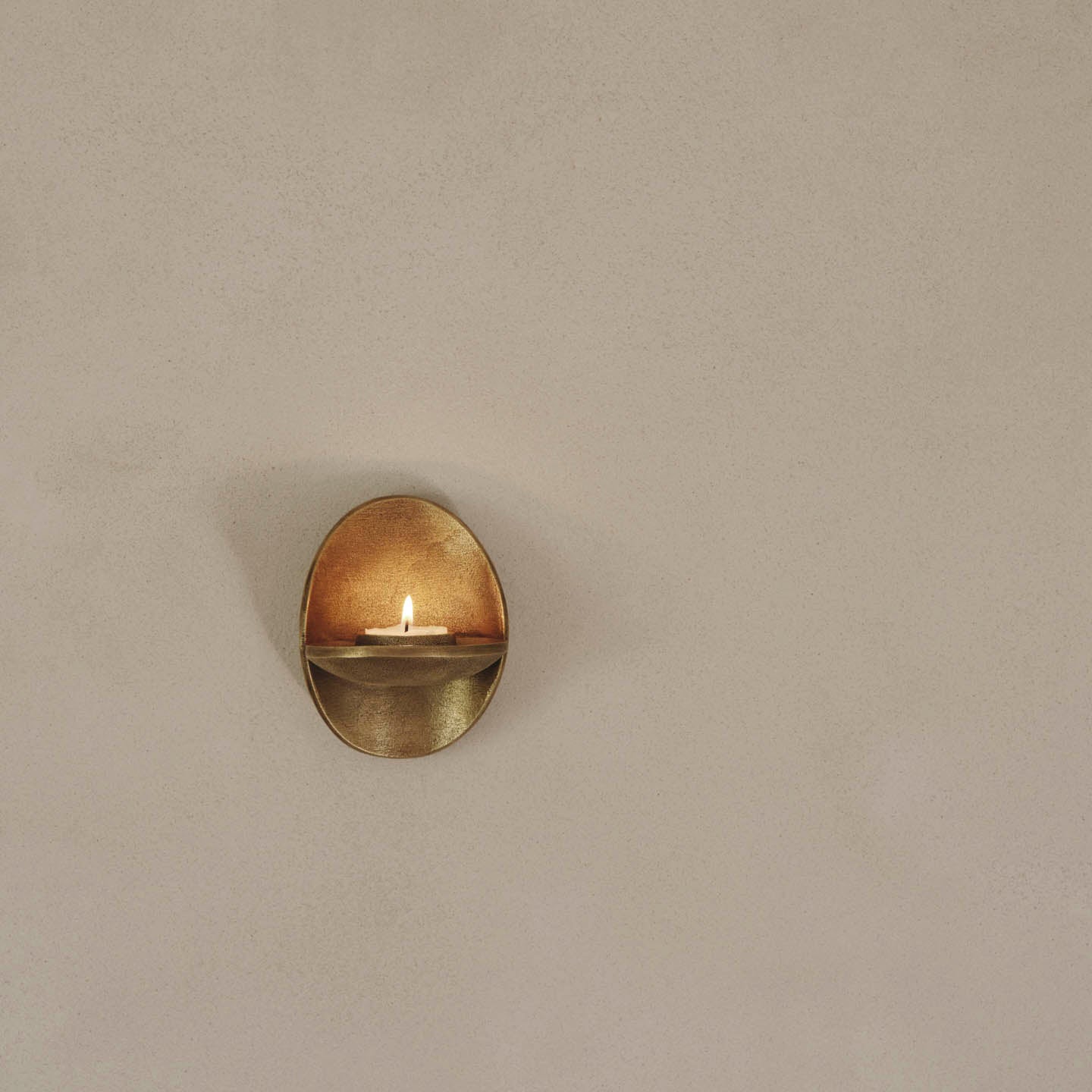 Ferm Living Agape Tealight Holder - Brass