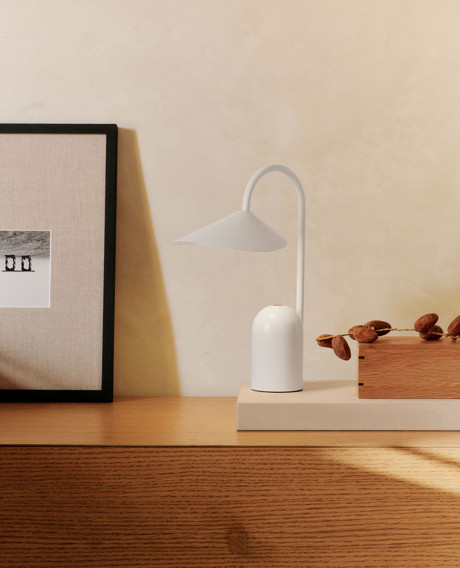 Ferm Living Arum Portable Lamp - White