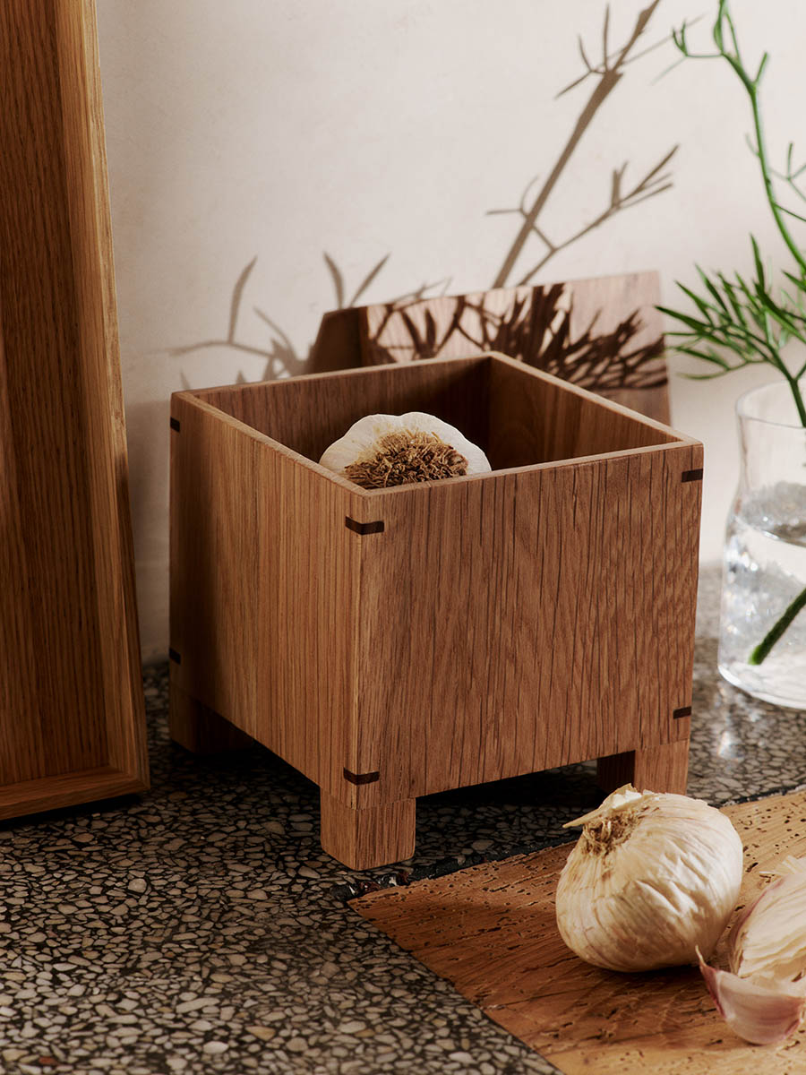 Ferm Living Bon Garlic Box - Natural Oak