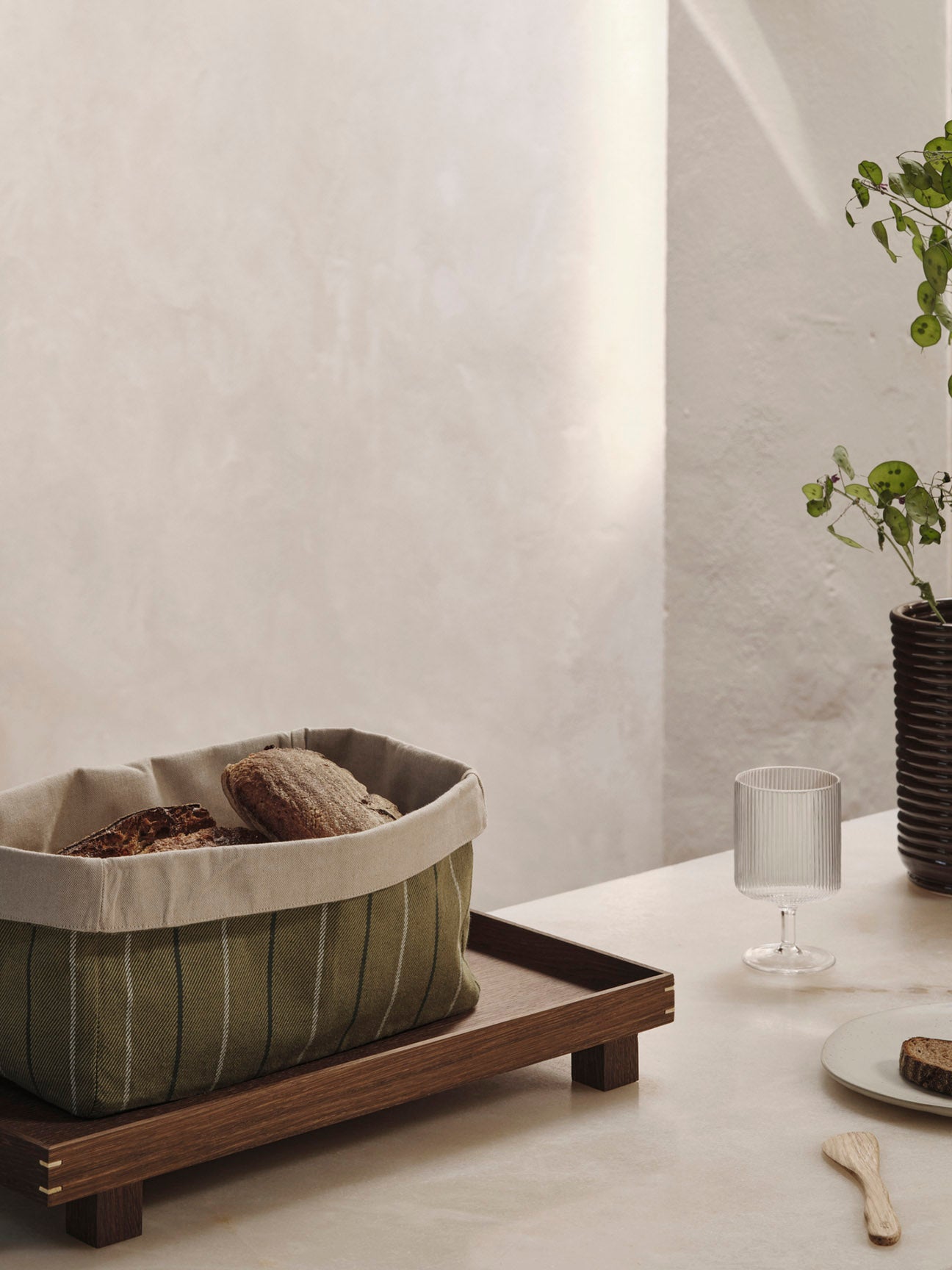 Ferm Living Bon Wooden Tray Large - Smoked Oak