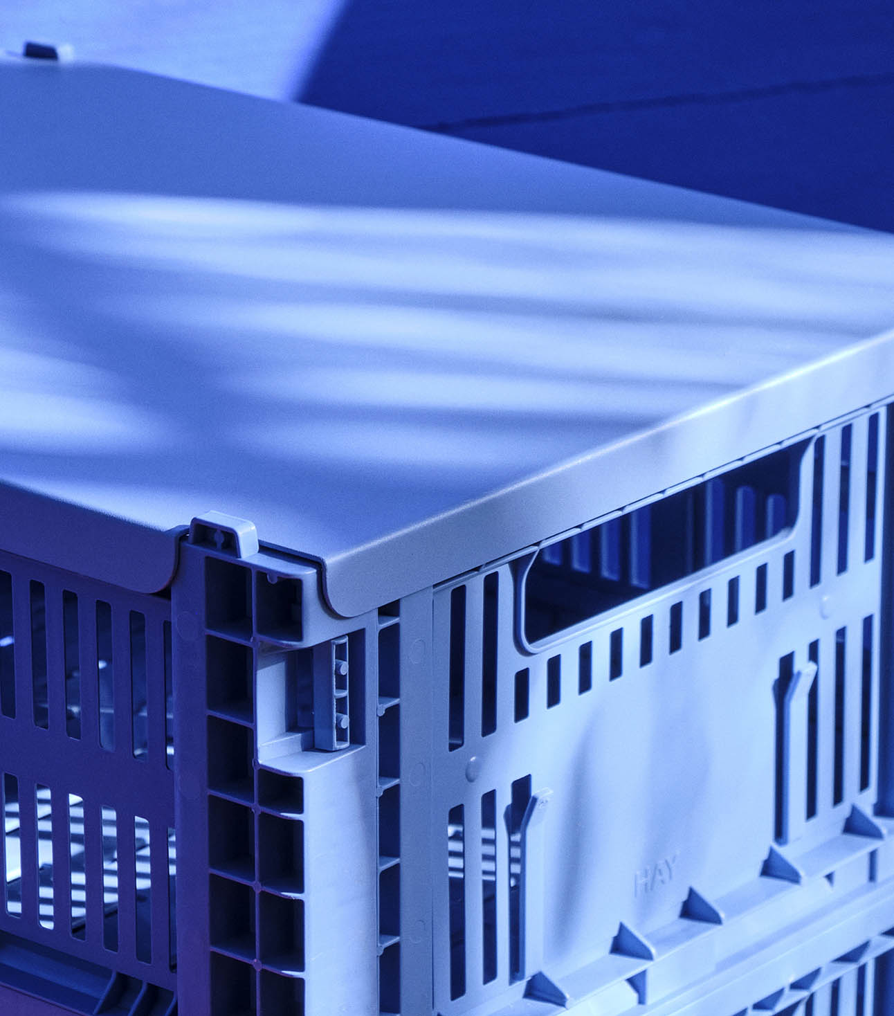 HAY Colour Crate Lid Medium Electric Blue