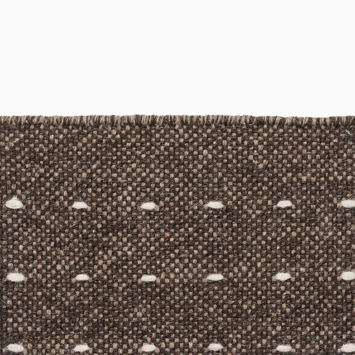 Kvadrat Yield Dot Without Fringe 0295