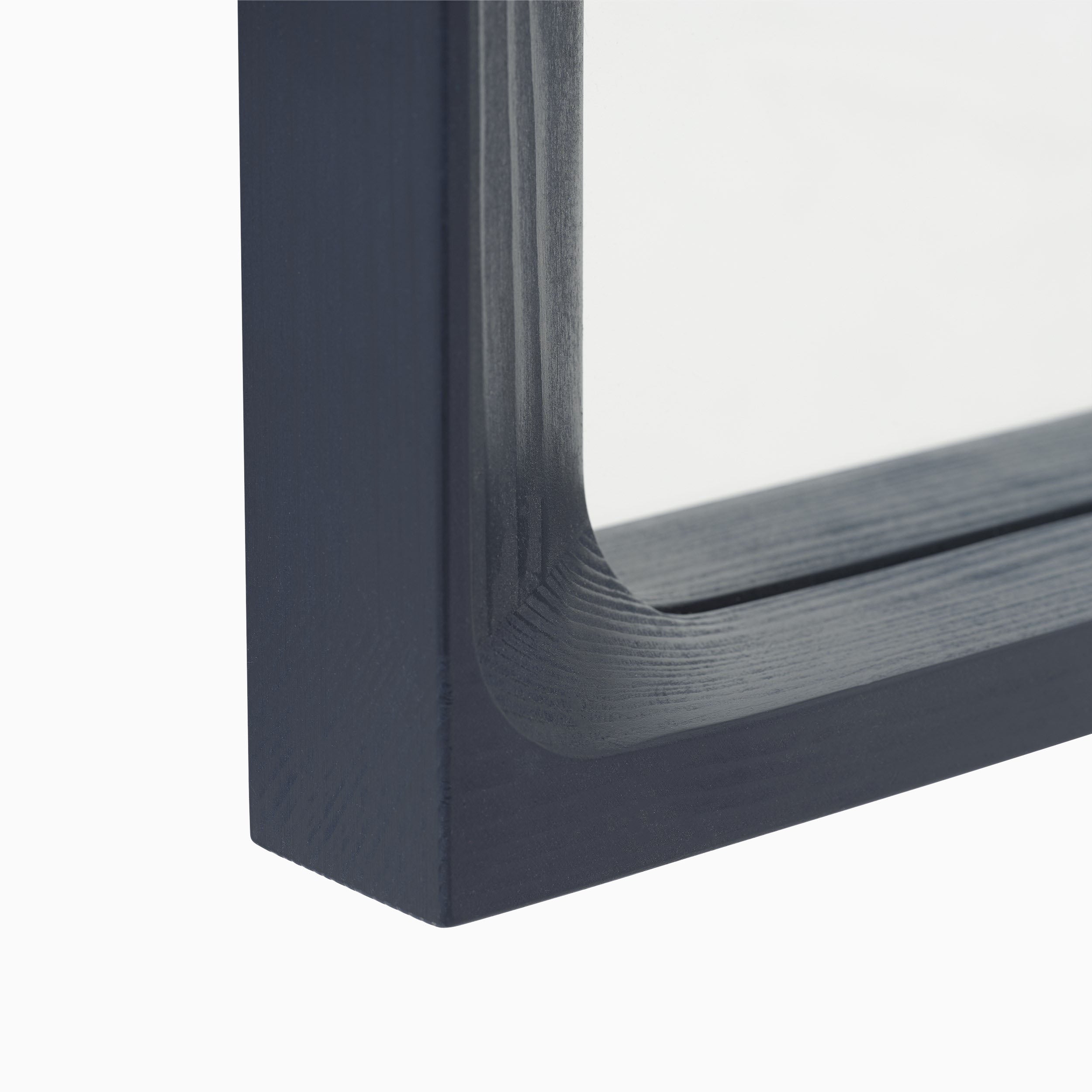 Muuto Arced Mirror 80cm Midnight Blue