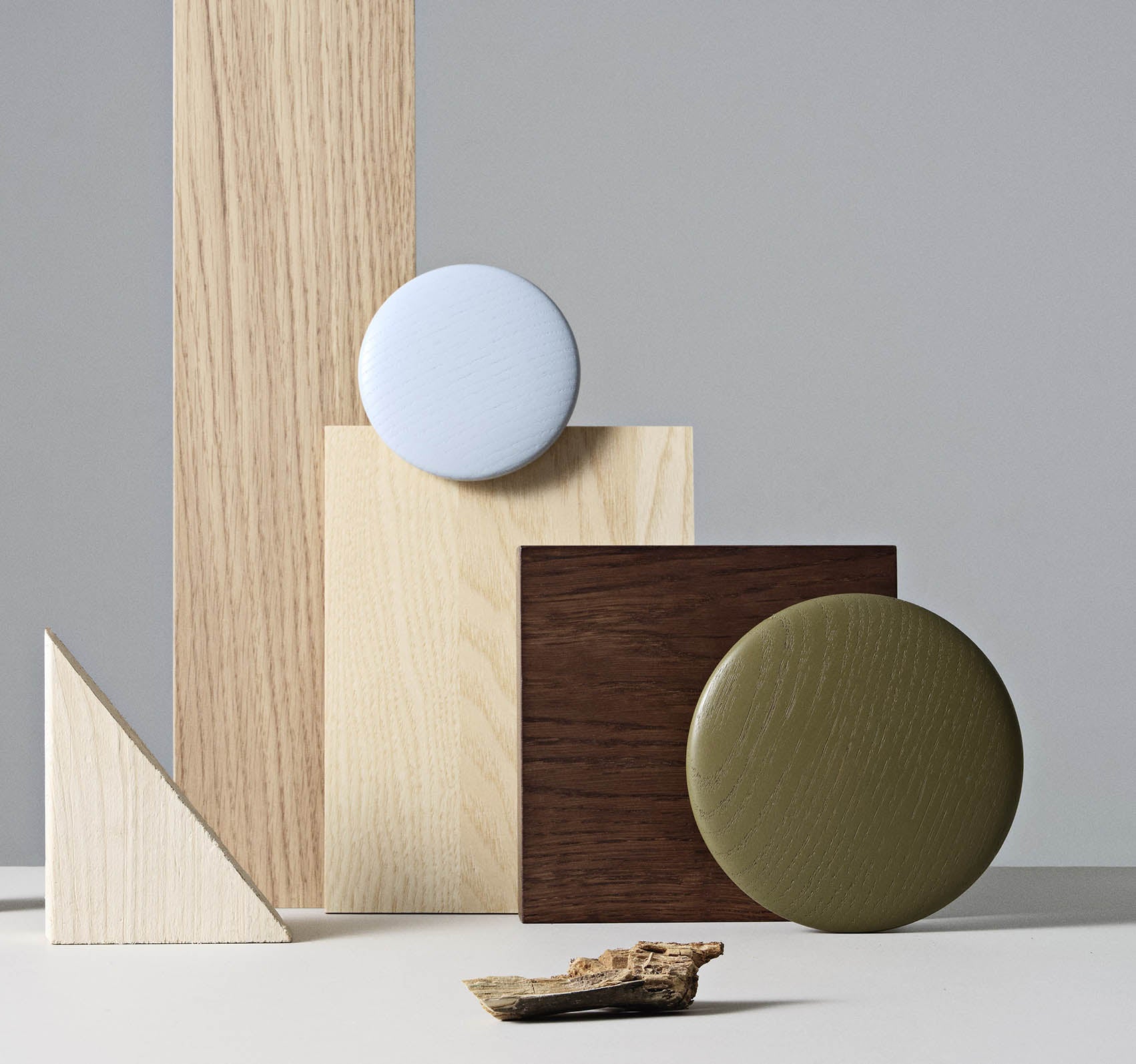 Muuto Dots Wood - Brown Green