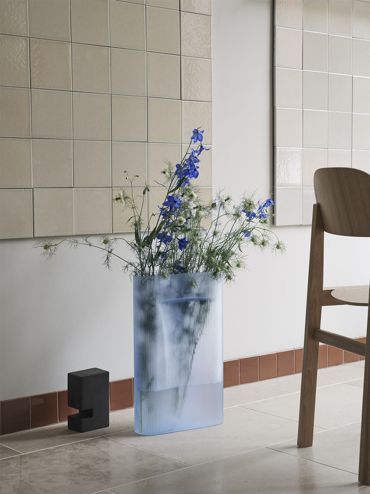 Muuto Ridge Vase H48.5 - Light Blue Frosted Glass