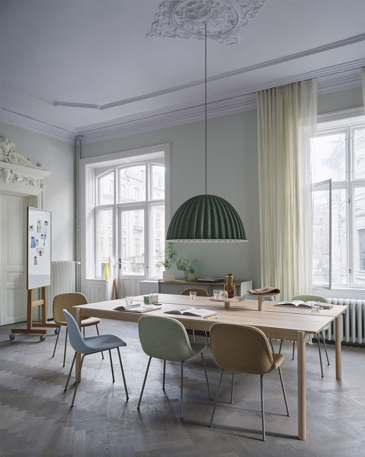 Muuto Under the Bell 82cm Dark Green