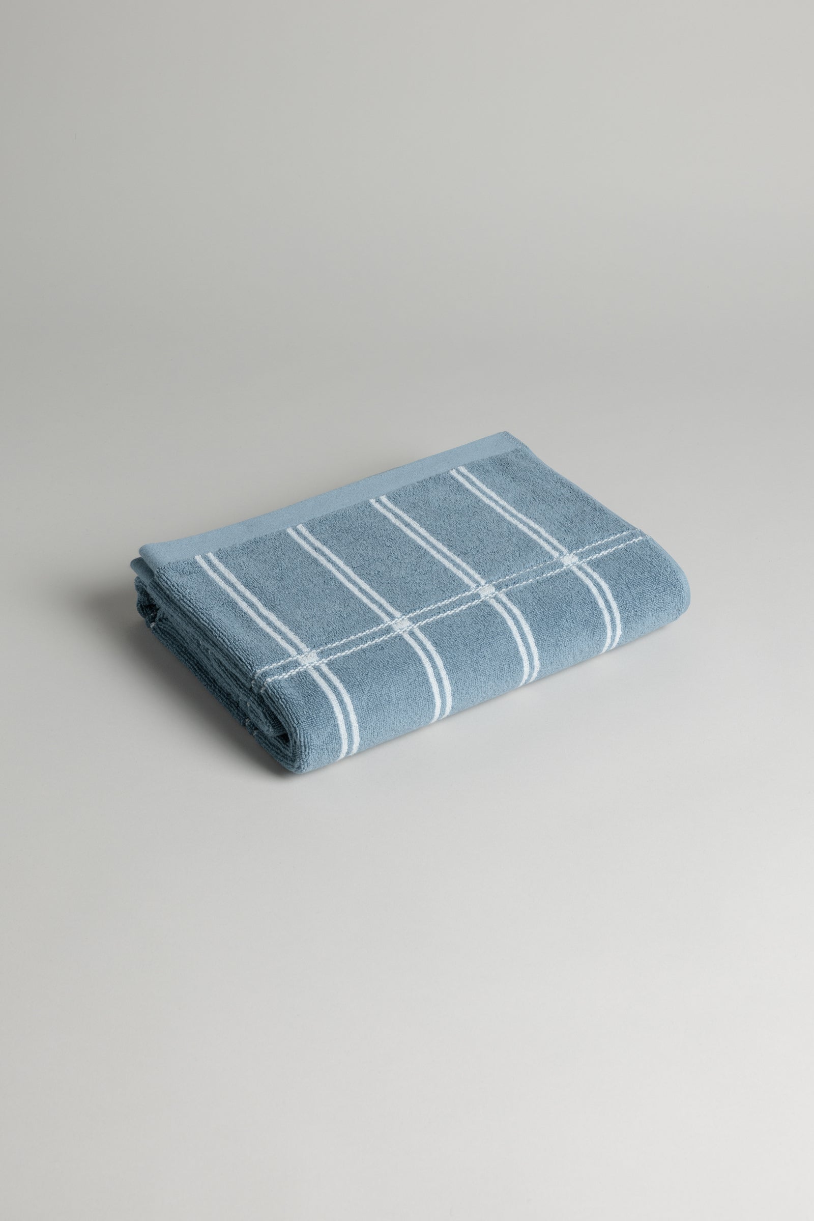 Baina Sorn Bath Towel - Celeste / Chalk