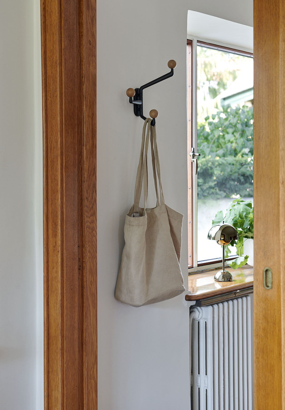 &Tradition Capture Hook SC74 Graphite Oak