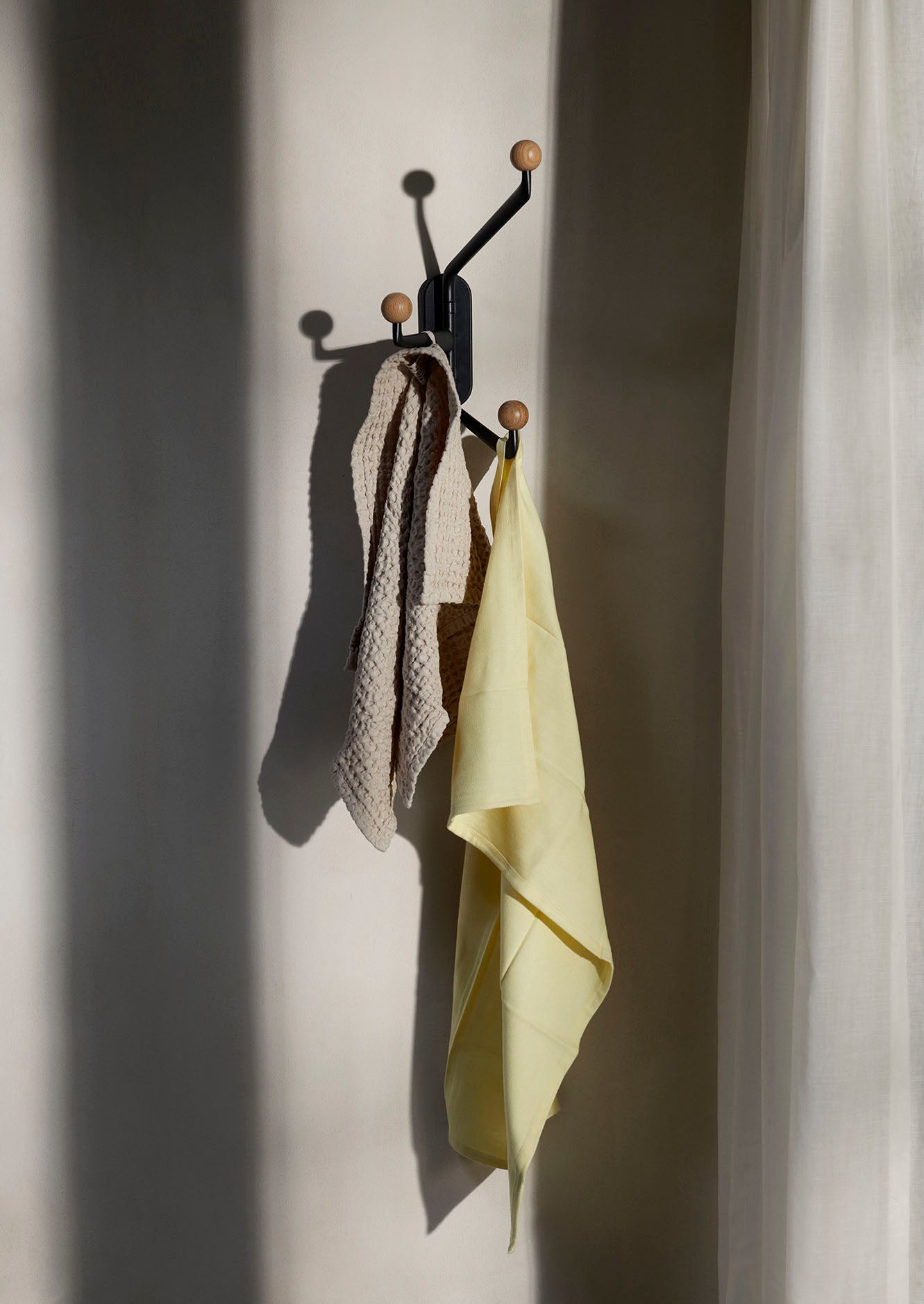 &Tradition Capture Hook SC74 Graphite Oak