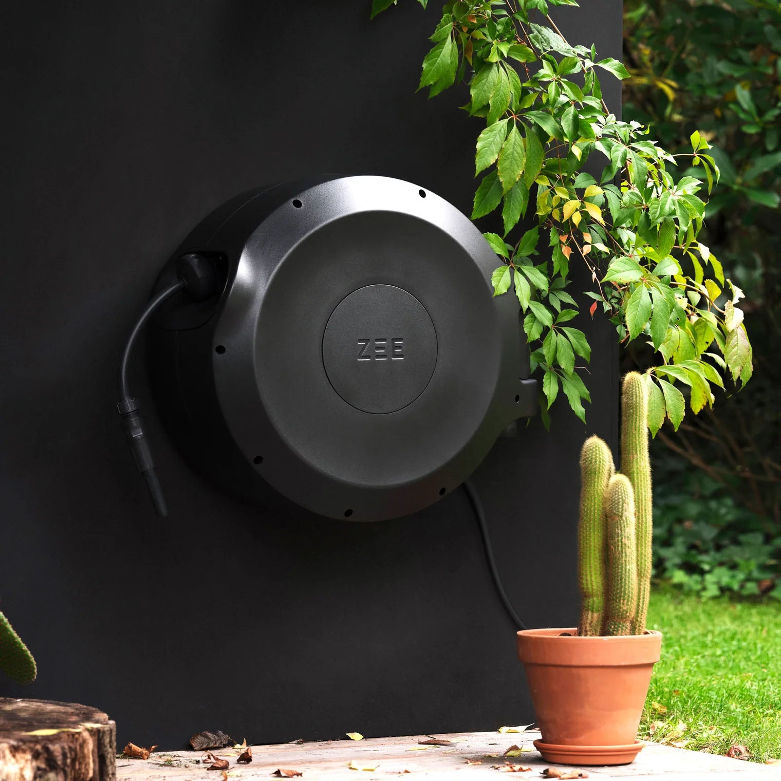 Zee Mirtoon Garden Hose Reel - Black – Arrival Hall