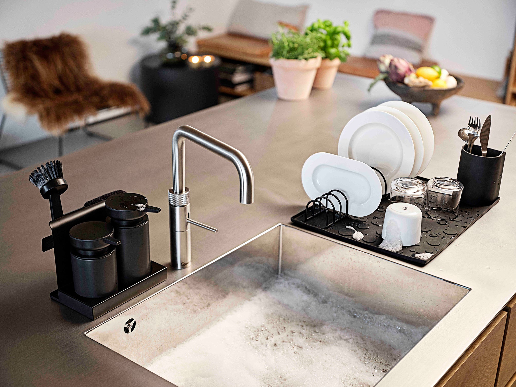 Zone Diish Dishwashing Set