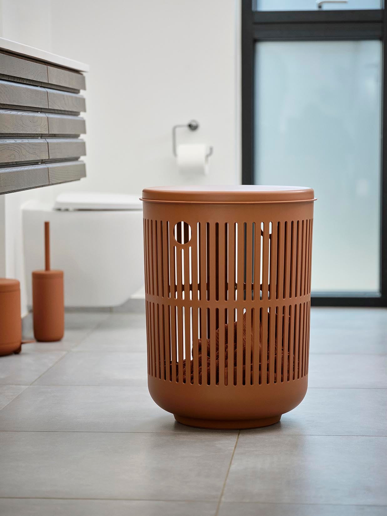 Zone Denmark Laundry Basket with Lid Terracotta