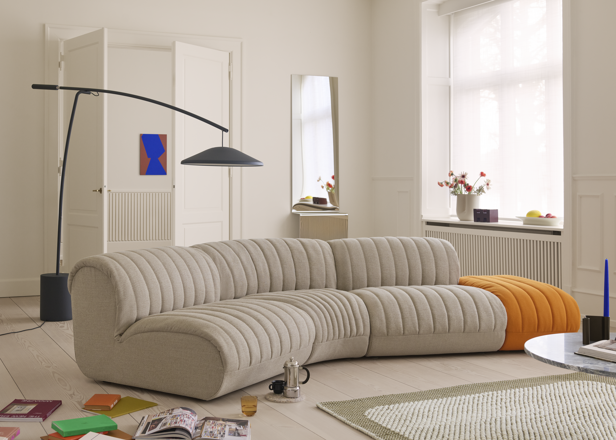 Muuto Contra Floor Lamp Anthracite Black with Concrete Base