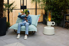 https://www.fatboy.com/dw/image/v2/BLBH_PRD/on/demandware.static/-/Sites-master-catalog/default/dw71744a67/assets/image/107597/fatboy-flamtastique-bone-ambiance-03-107597.jpg