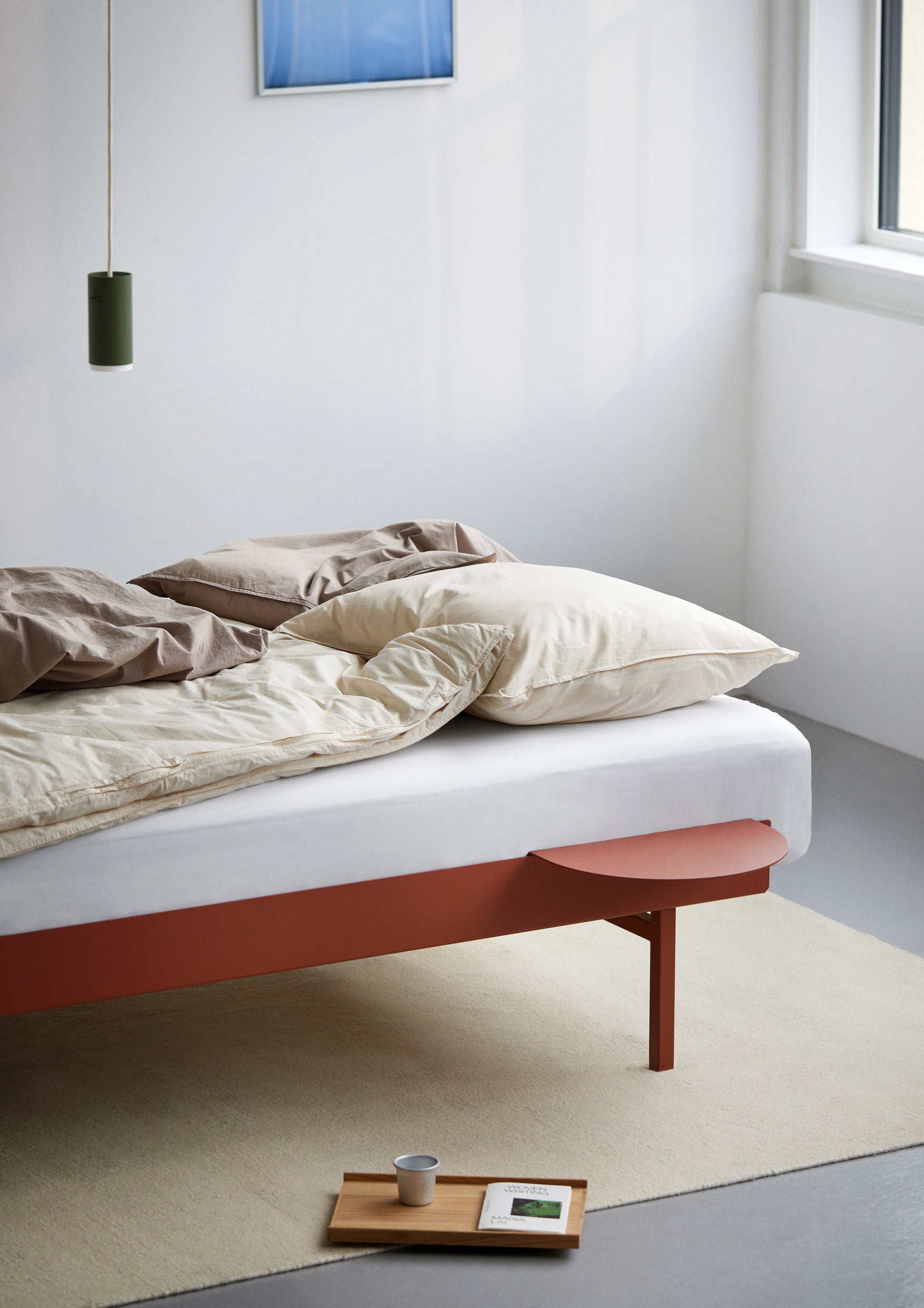 https://cdn.shopify.com/s/files/1/0485/4962/6019/files/moebe_tall-bed_ic_terracotta_high-res_03_7c7b1026-6f2f-4f1f-bbbc-389246ce24d1.jpg?v=1751460567