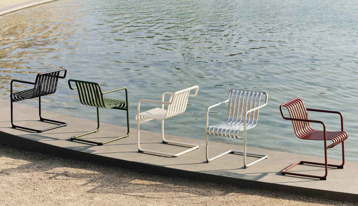 https://www.hay.com/img_20260113015448/globalassets/inriver/integration/service/palissade-cantilever-dining-armchair_1390x800_brandmodel.jpg