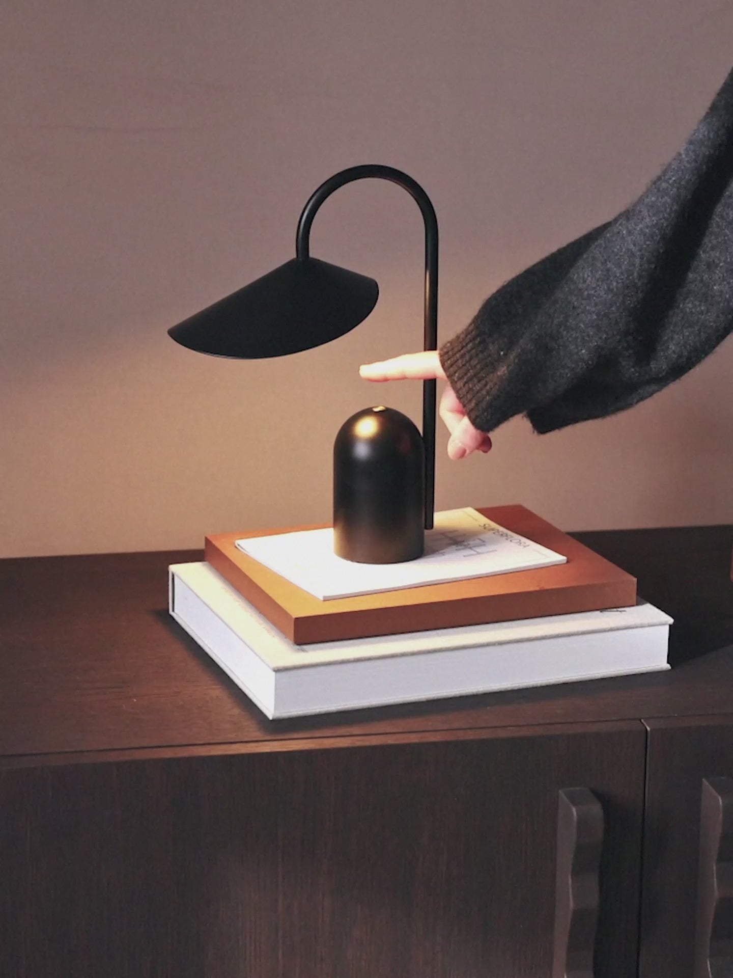 Ferm Living Arum Portable Lamp - Cashmere – Arrival Hall