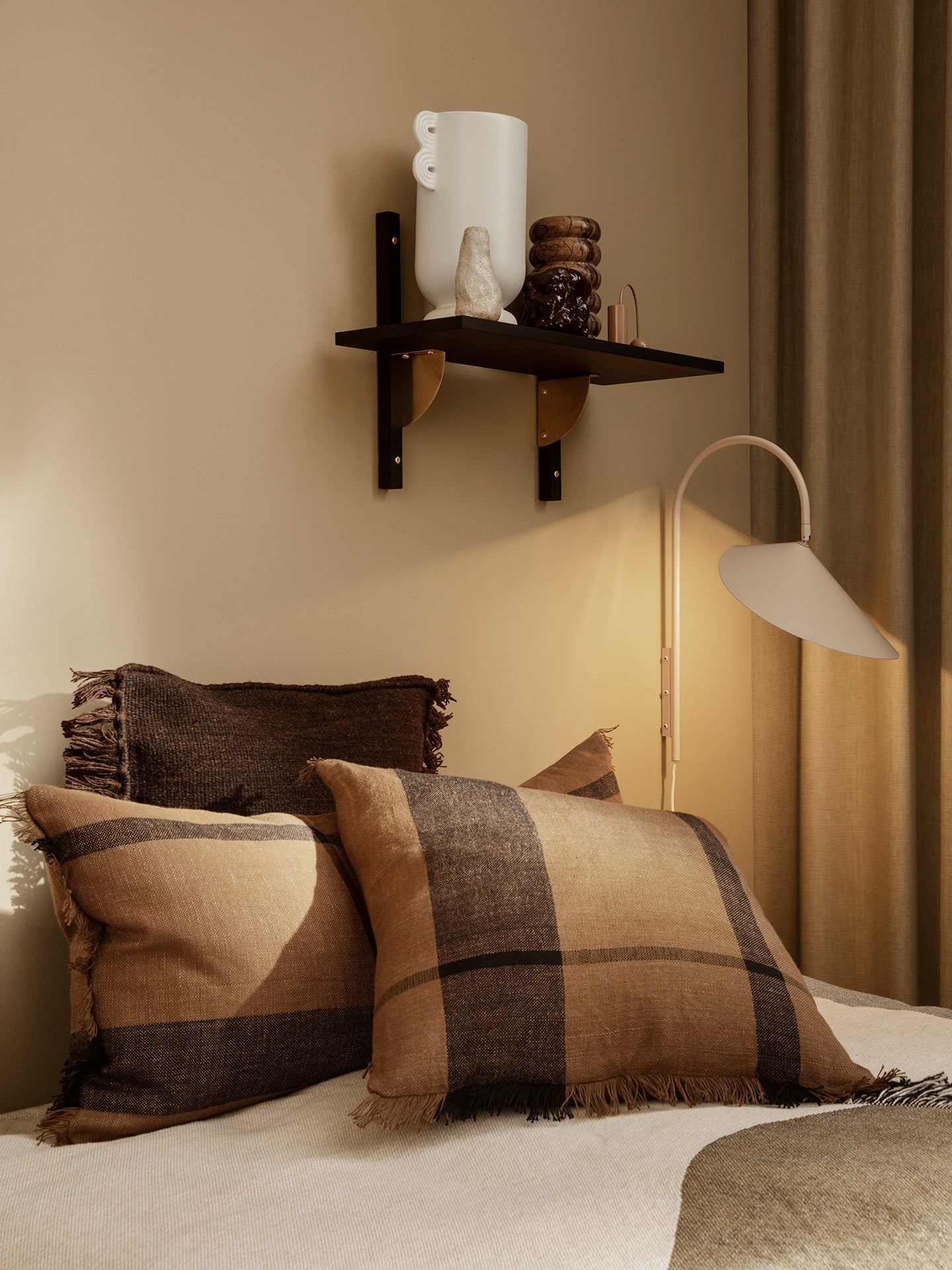 Ferm Living Dry Cushion Long - Sugar Kelp/Black