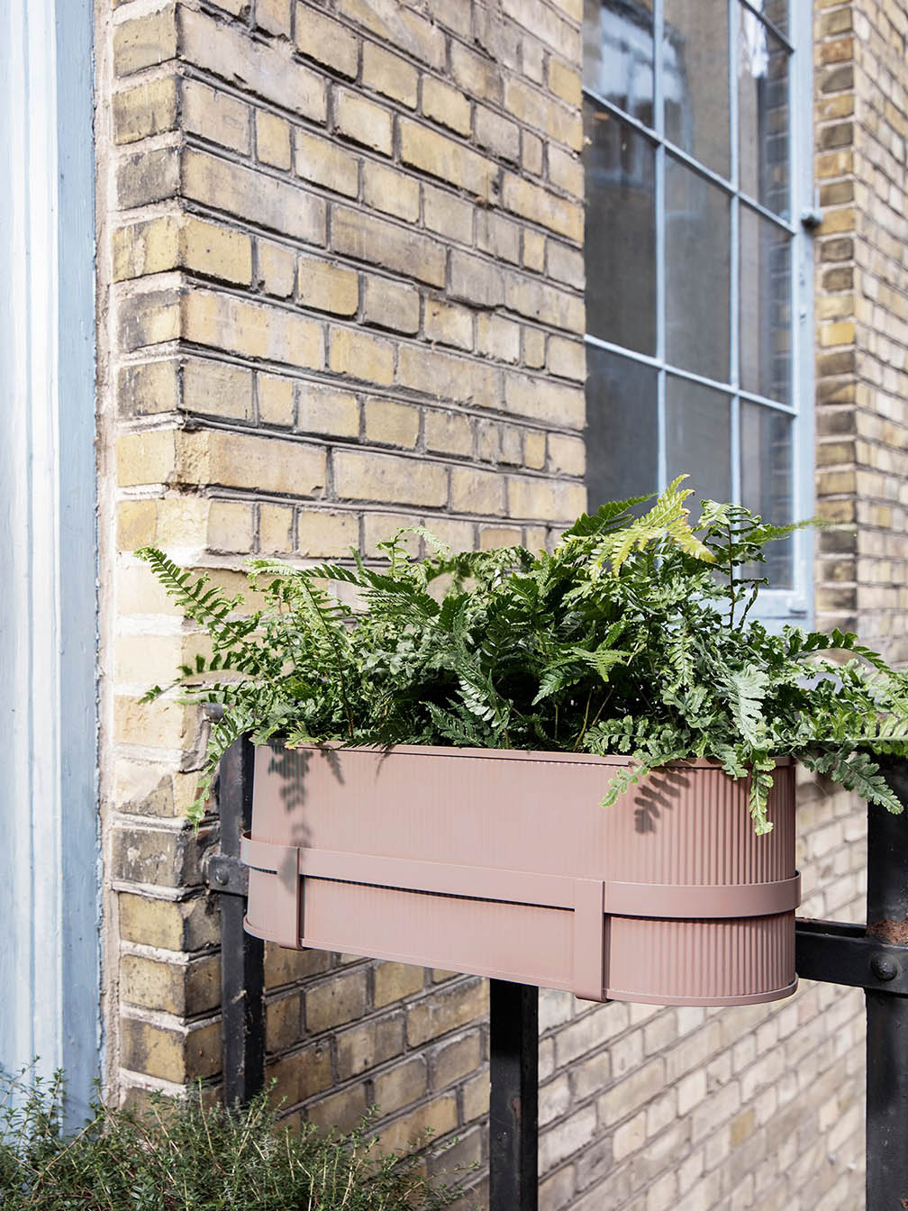 Ferm Living Bau Balcony Box Dusty Rose
