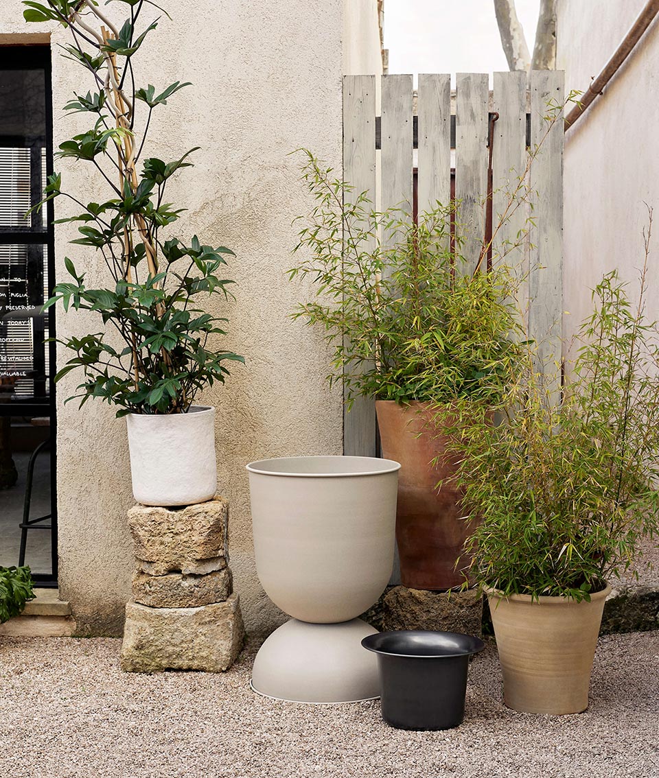 Ferm Living Hourglass Pot Extra Small Cashmere