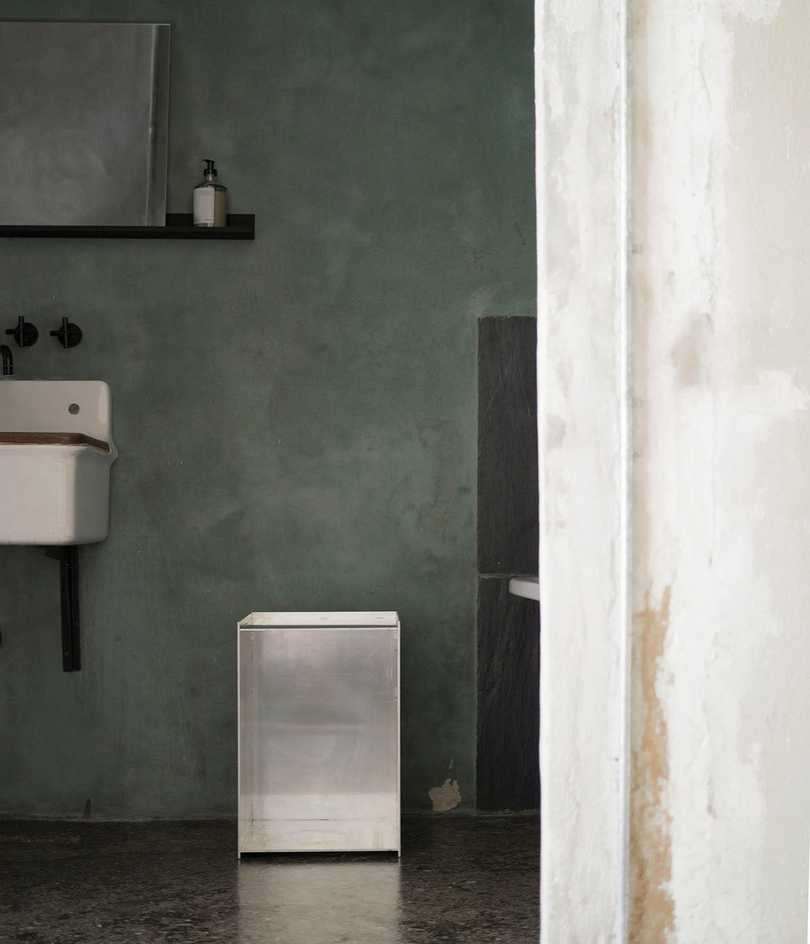 Frama Rivet Box