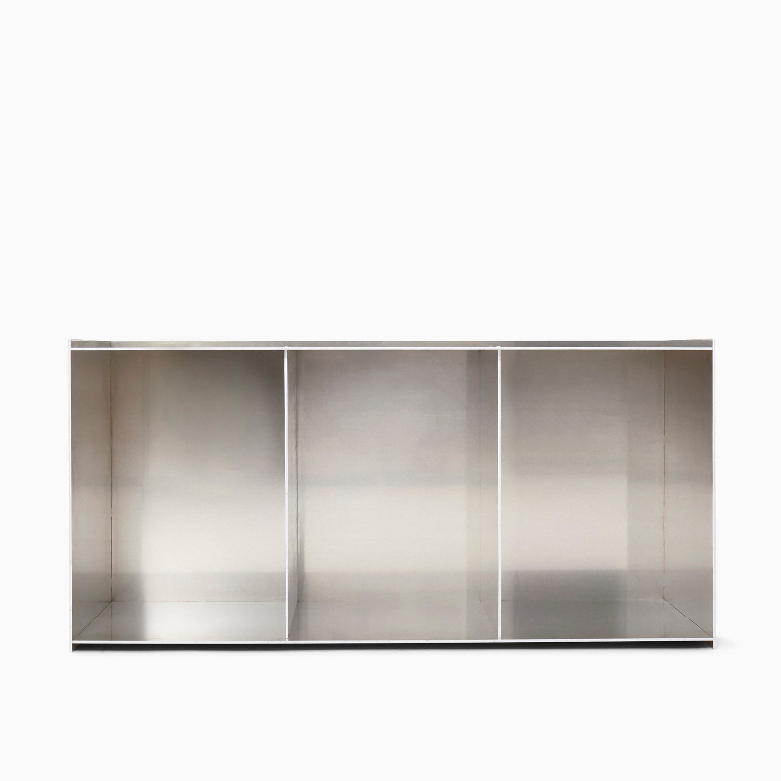 frama LIVET CASE アルミシェルフ Frama Rivet Case – Arrival Hall