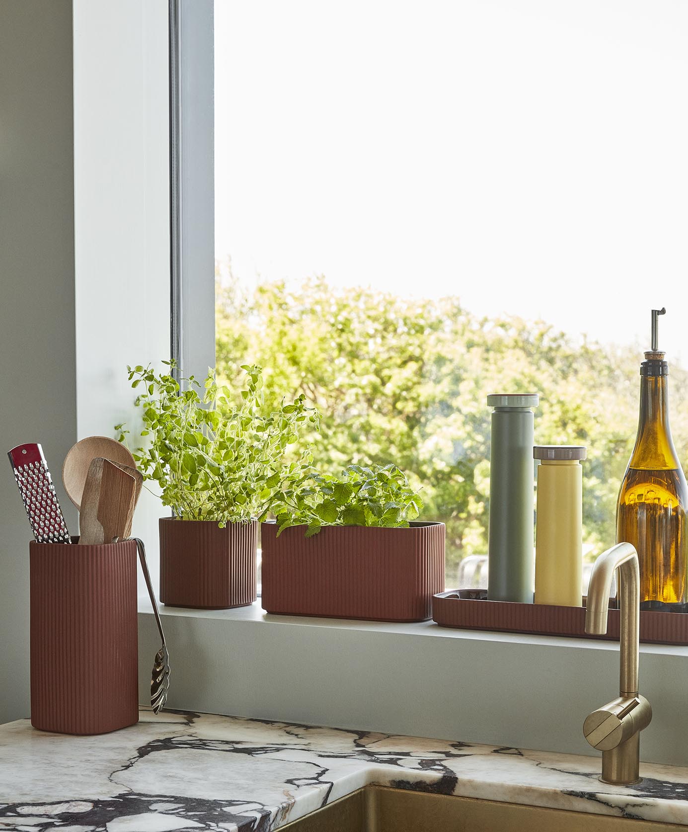HAY Facade Vase Dark Terracotta