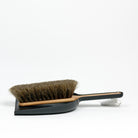 Iris Hantverk Dustpan Black