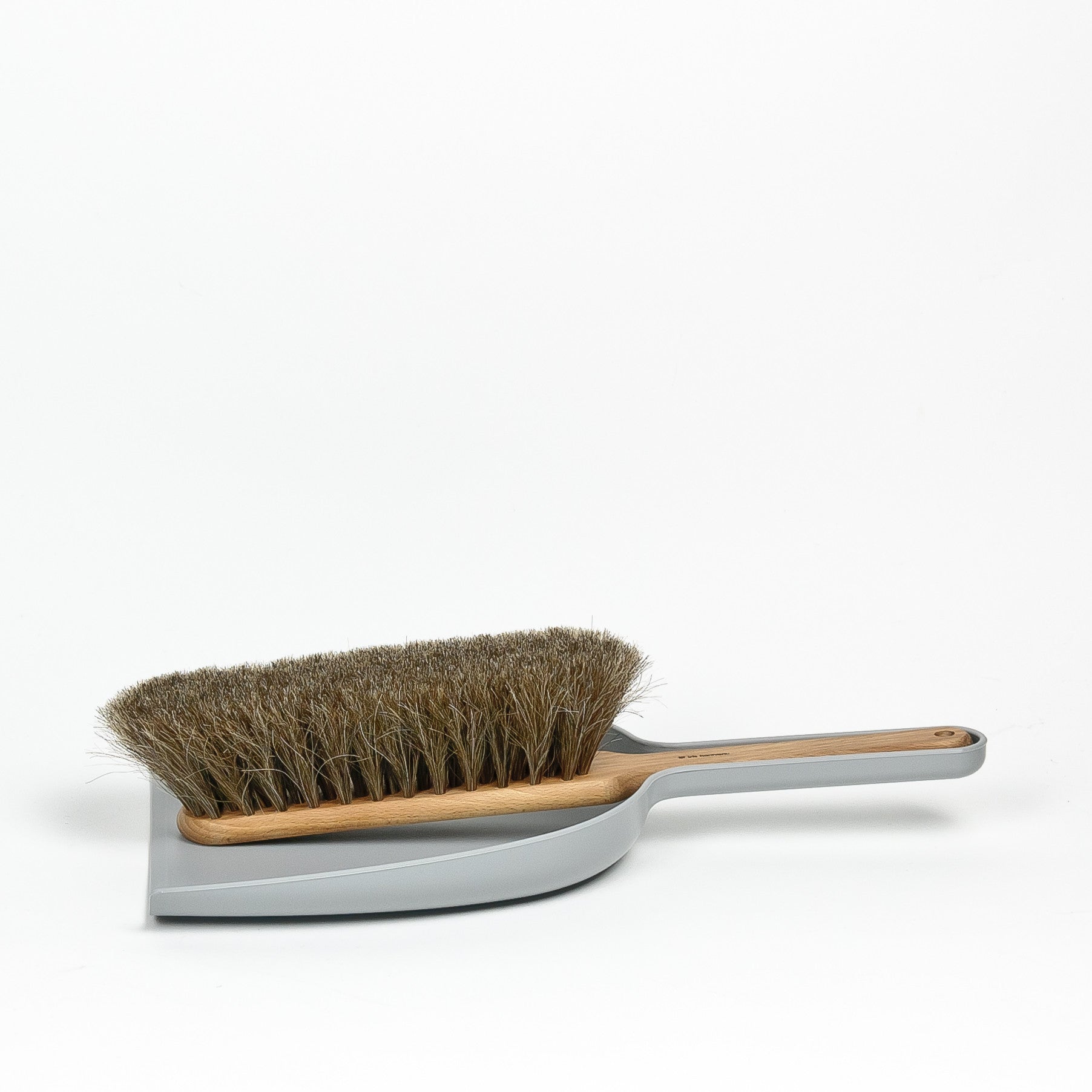 Iris Hantverk Dustpan Grey