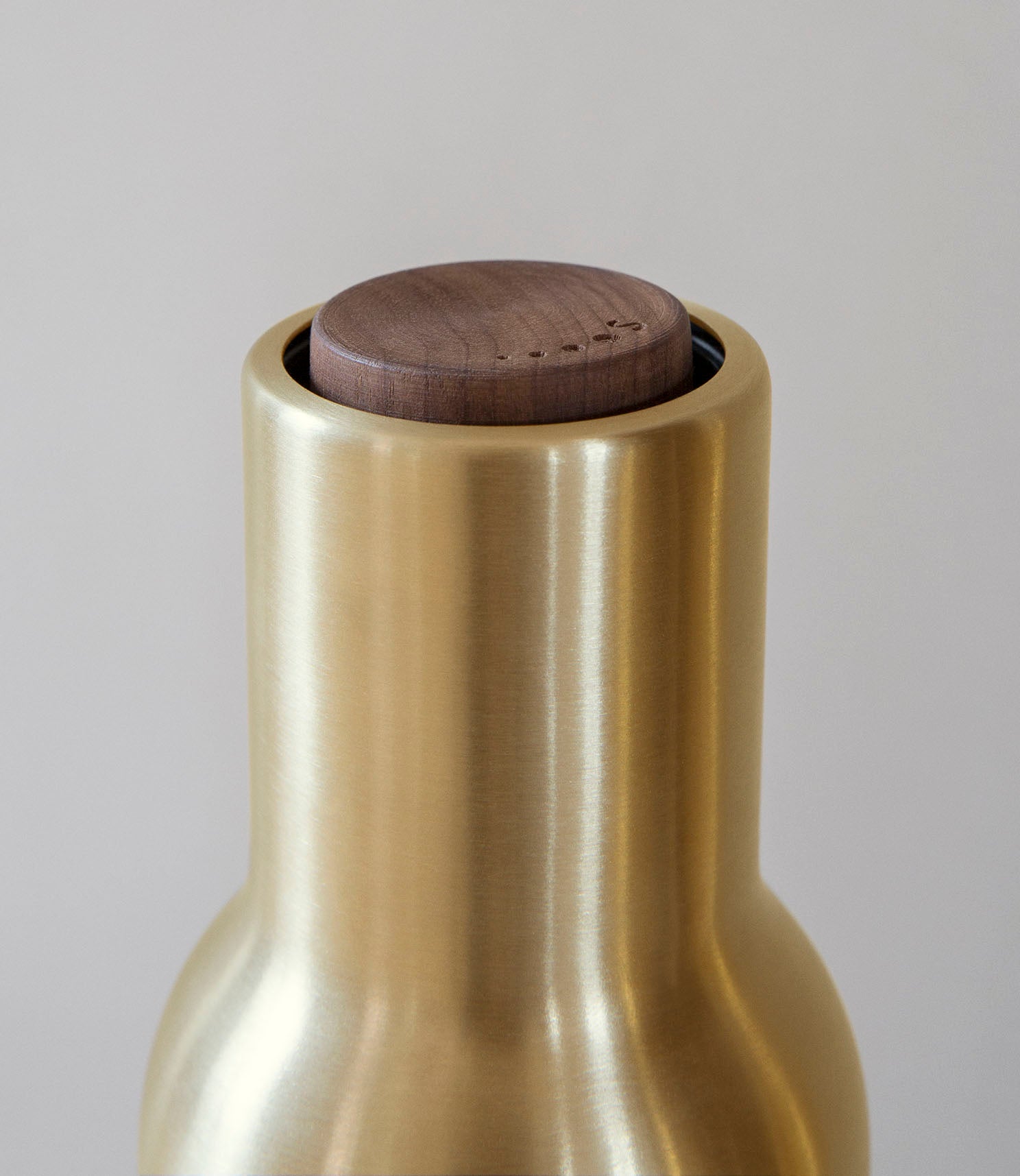 Menu Bottle Grinder Brushed Brass