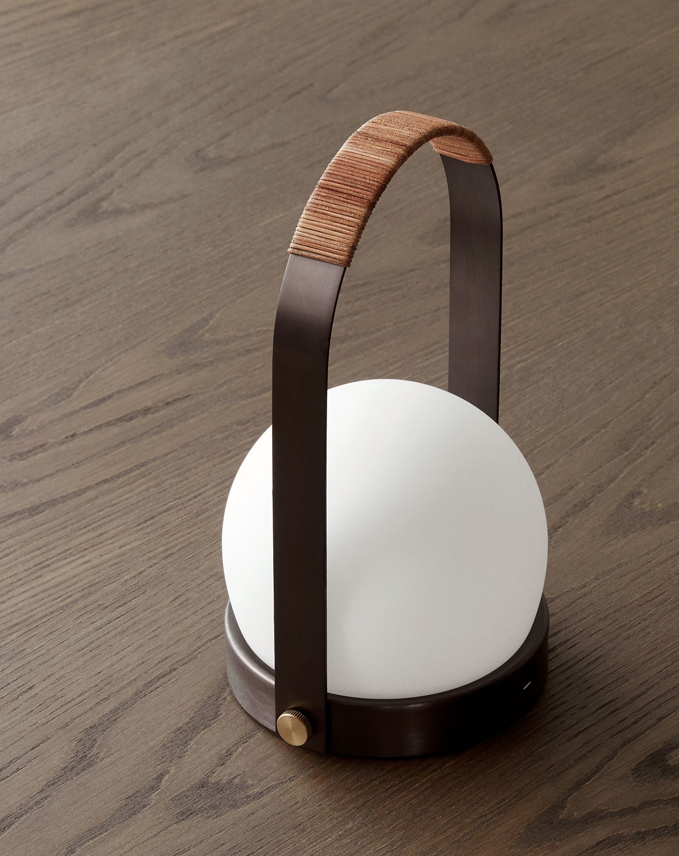 Menu Carrie Lamp Bronzed Brass