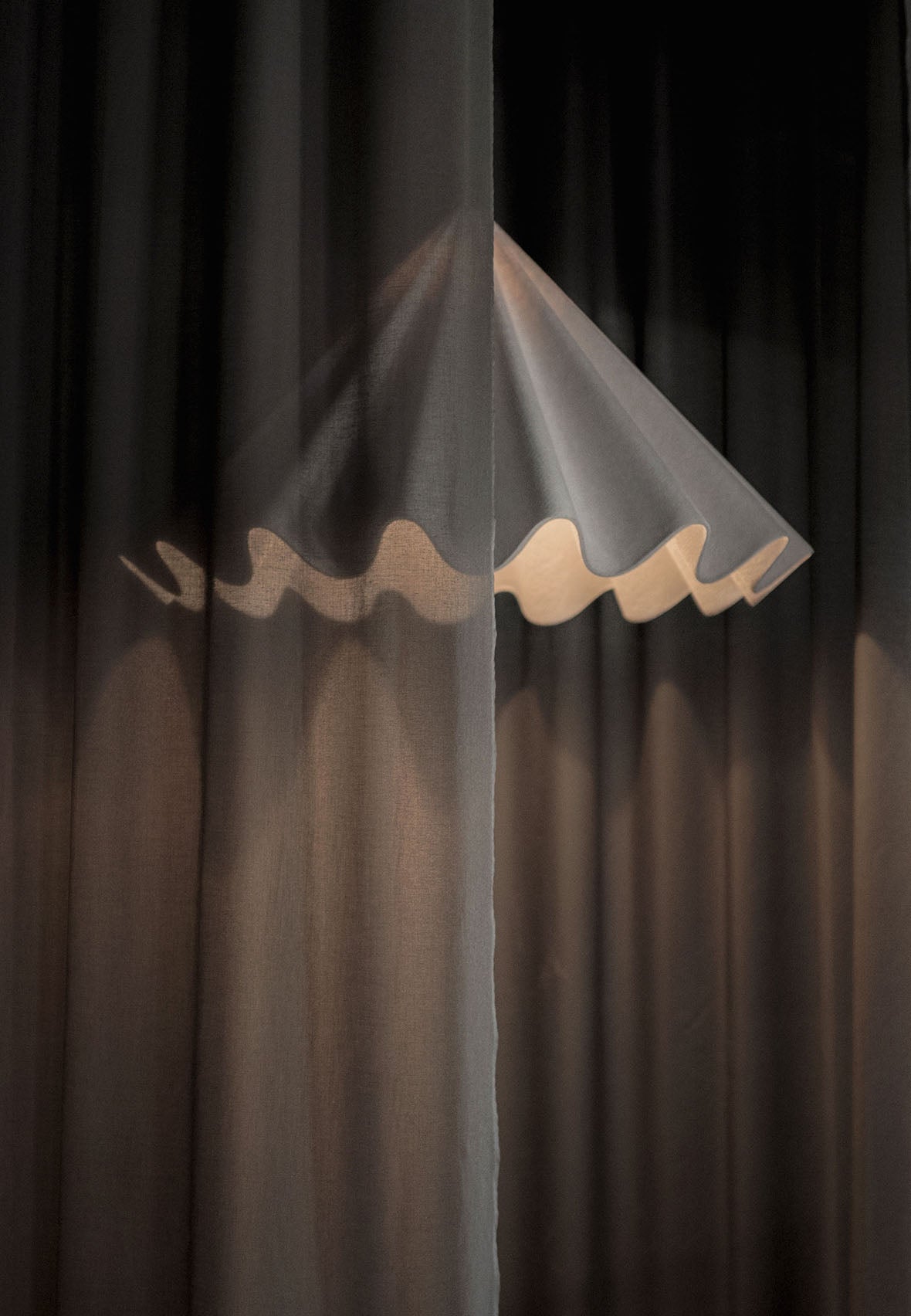 Menu Dancing Pendant Display