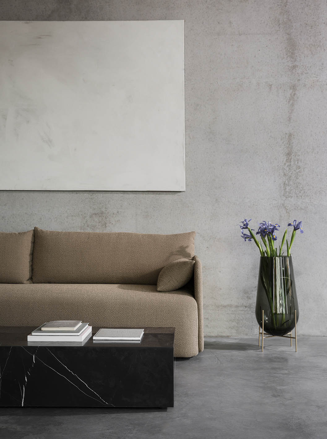 Menu Echasse Vase Display