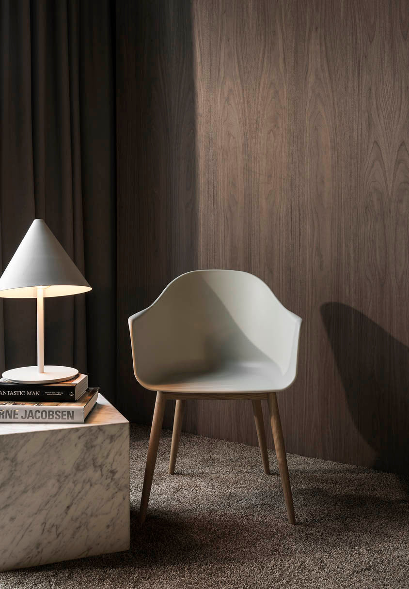 Menu Plinth Low White Carrara