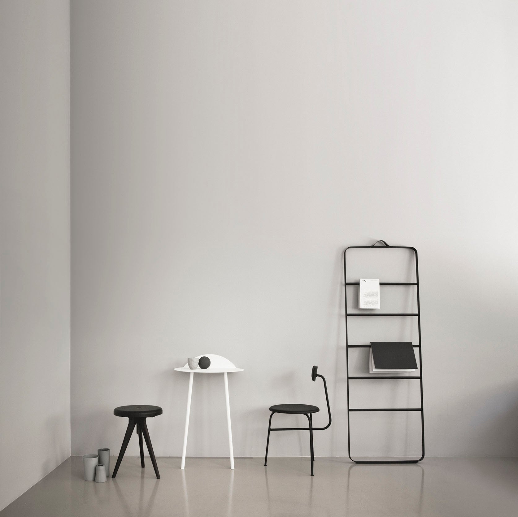 Menu Towel Ladder Black Display