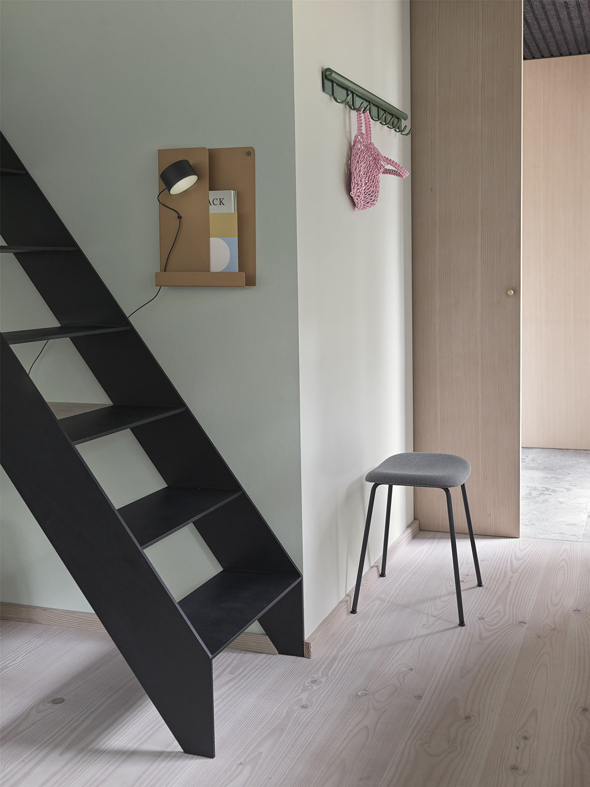 Muuto Coil Coat Rack Dark Green 100cm