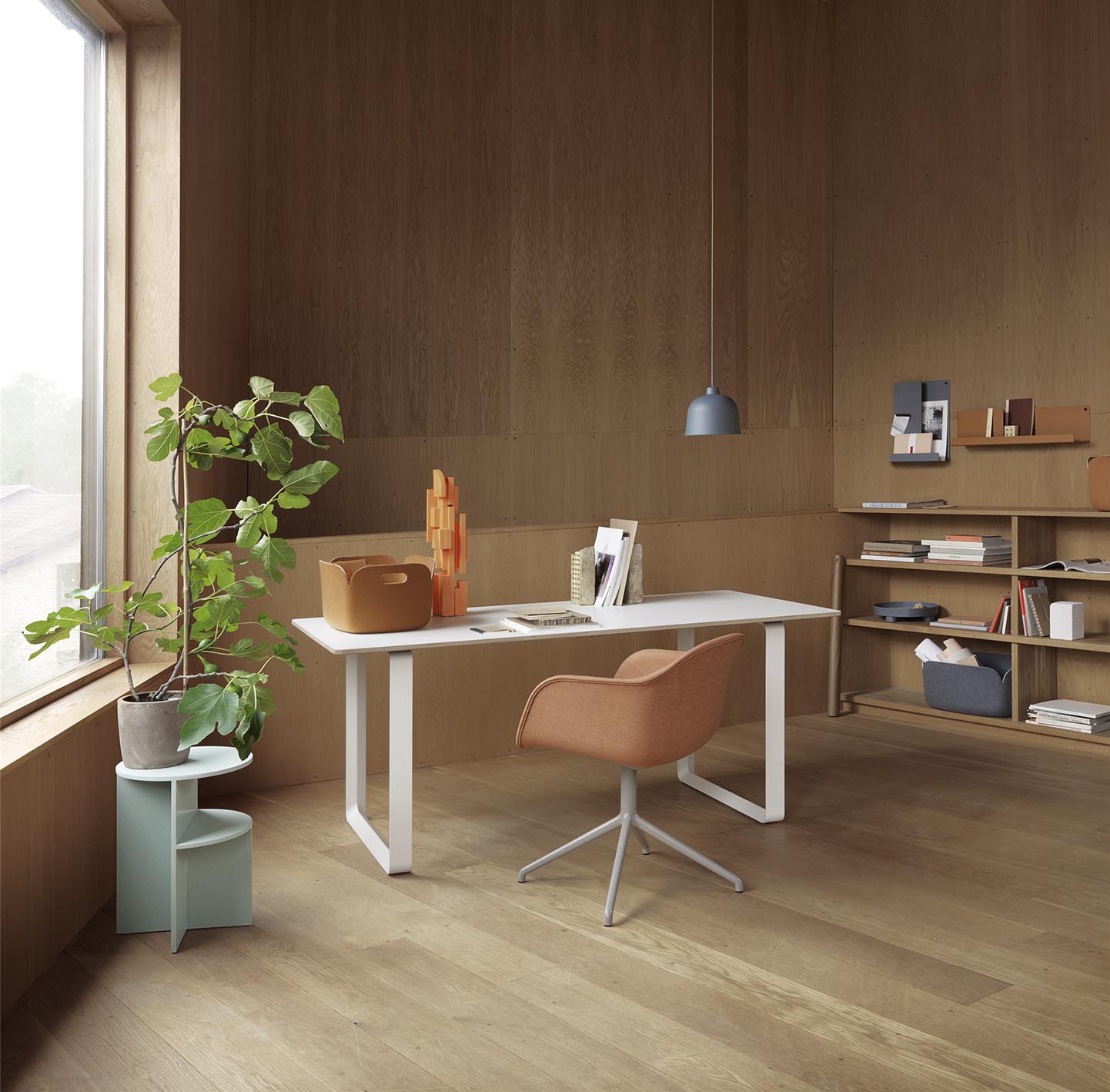 Muuto Fiber Armchair Swivel Base Display 