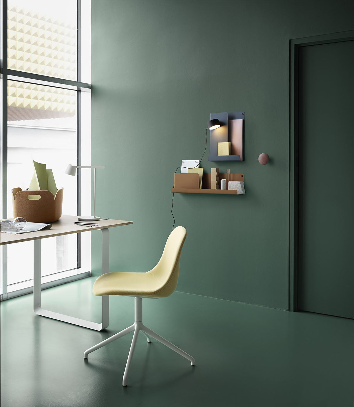 Muuto Folded Shelves 29.5x40cm