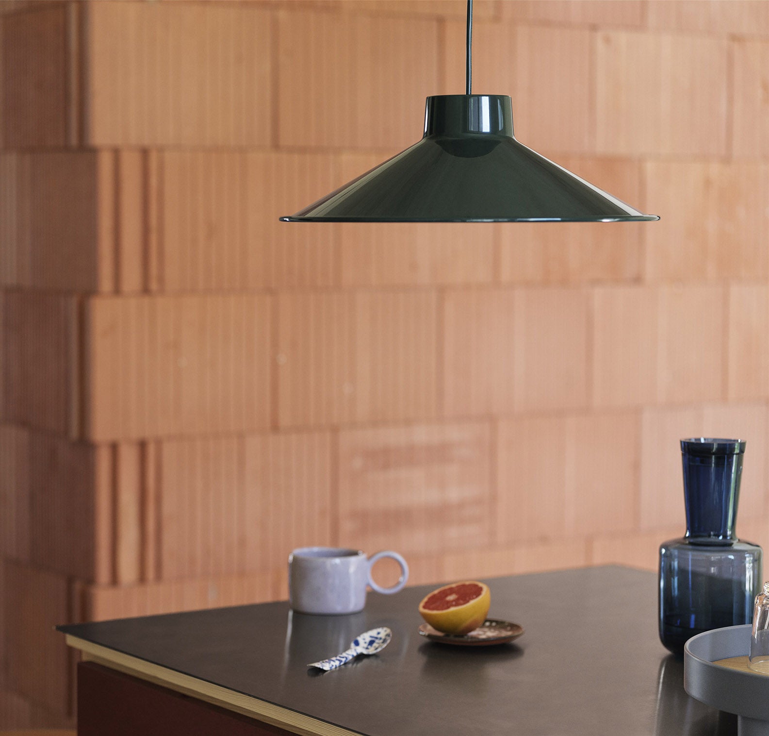 Muuto Raise Carafe Dark Blue